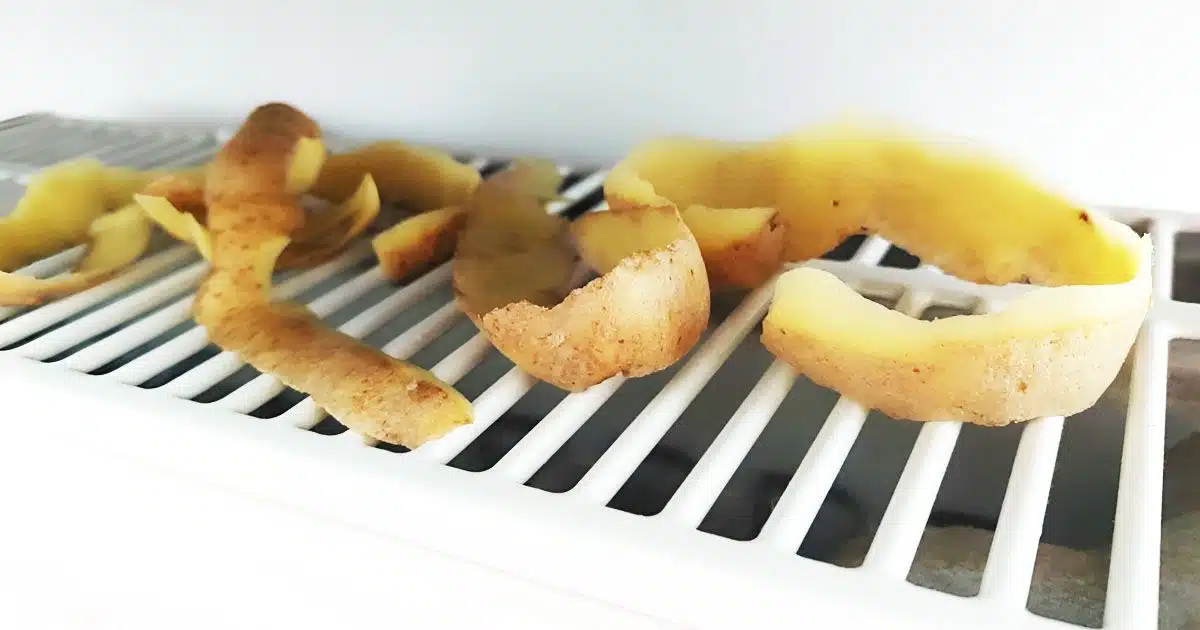 Pourquoi mettre les épluchures de pommes de terre sur le radiateur ?