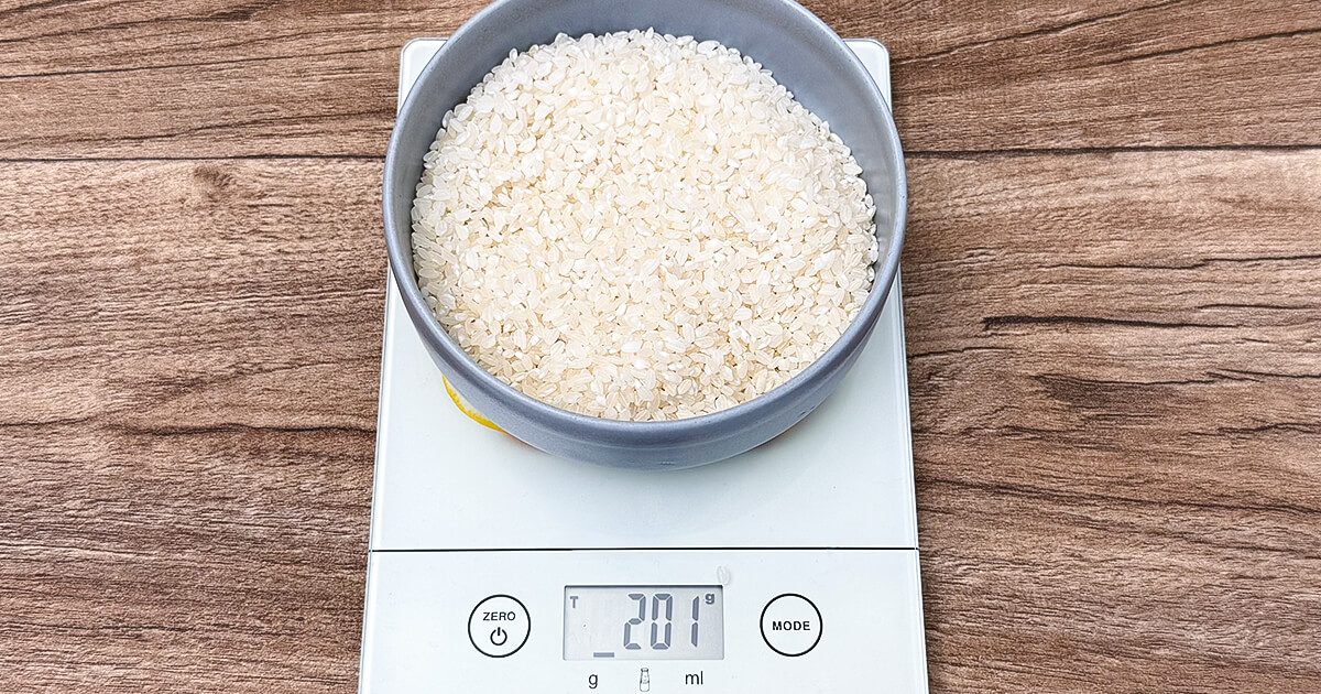 Combien de riz cru prévoir par personne ?