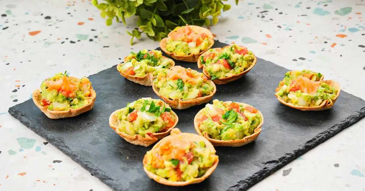 Mini coupelles de tortilla au Guacamole