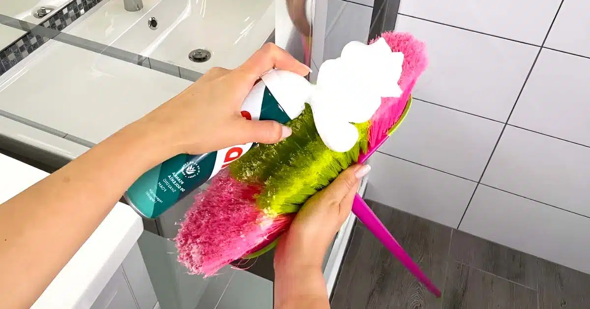 Mousse à raser : l’astuce étonnante pour nettoyer et faire briller toute la maison